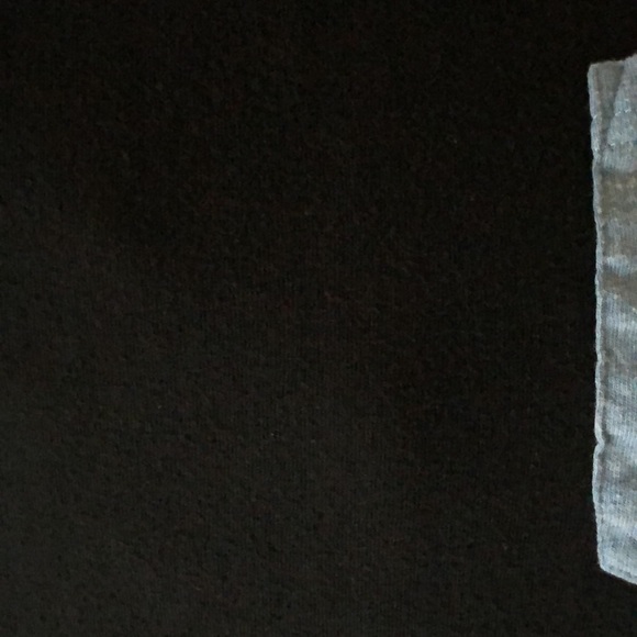 Men’s Hollister Pocket T-Shirt - Picture 4 of 4